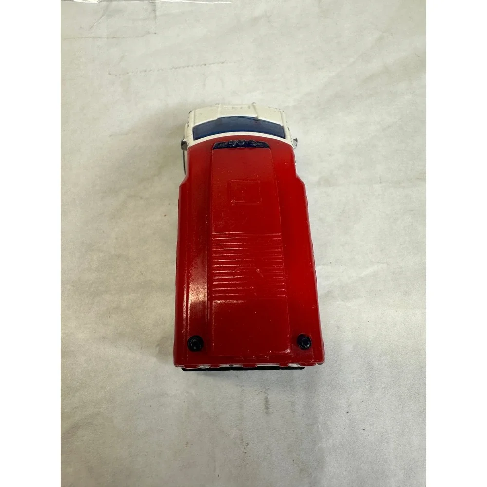 Matchbox Metro Ambulance‎ F11 Diecast Toy Vehicle 2003 White Red